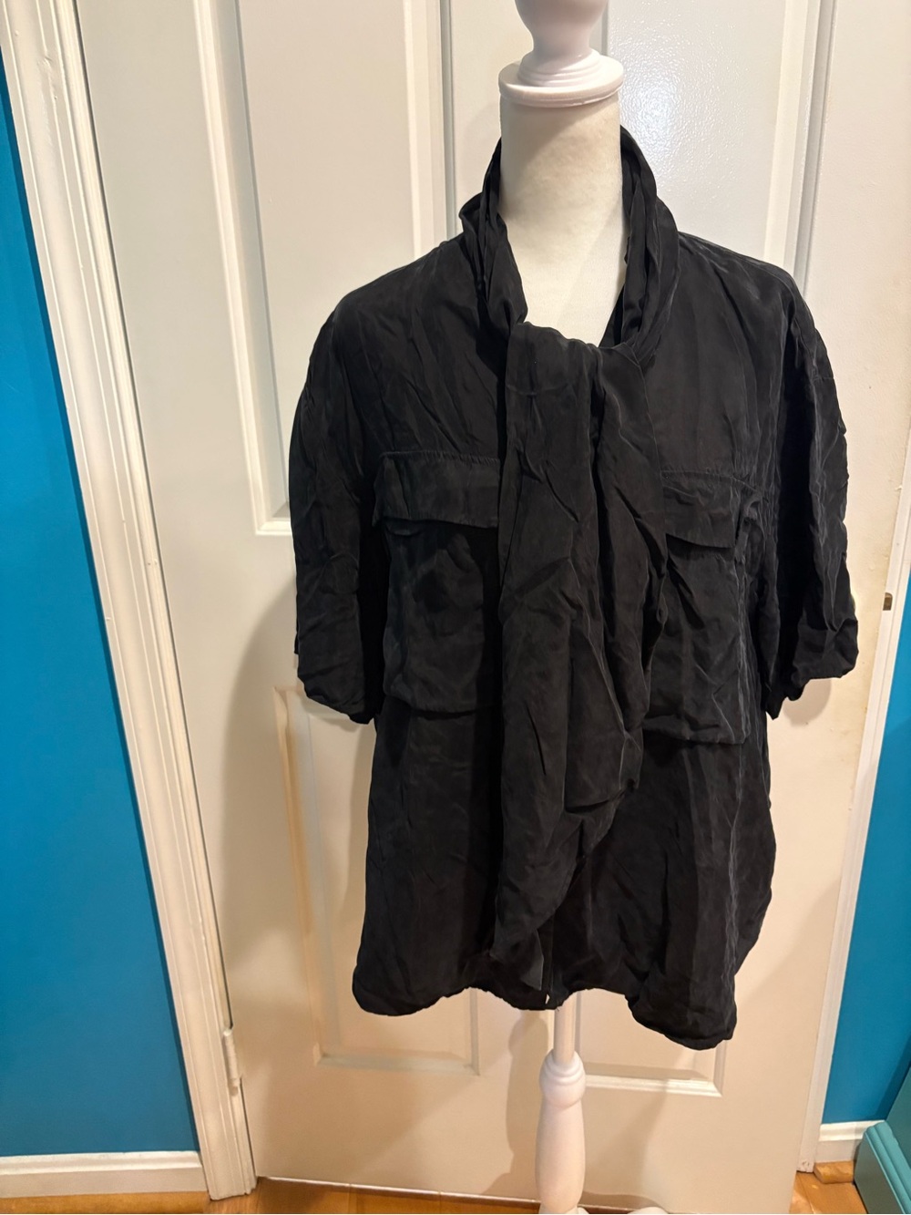 JNBY black short-sleeve tie-neck blouse button down top sz M minimalist
